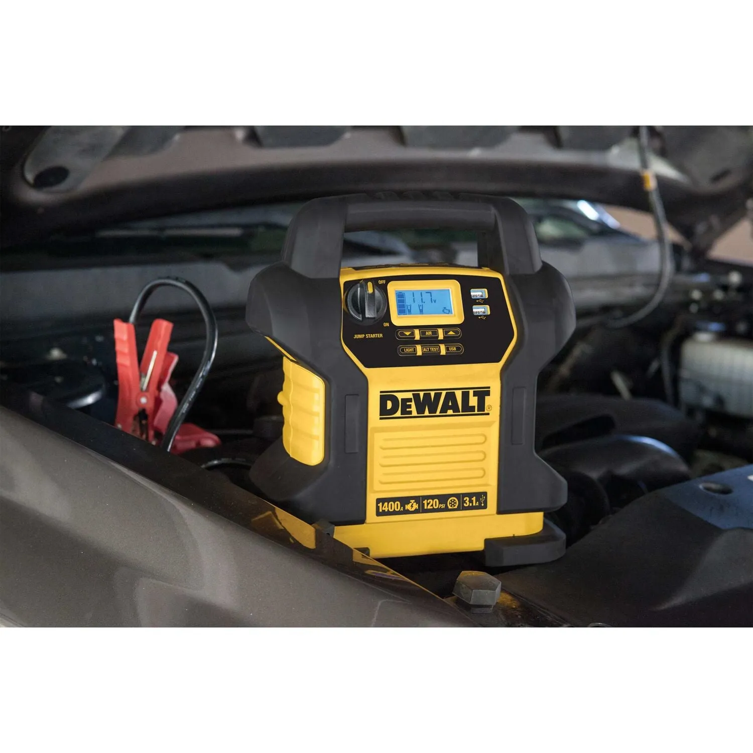 DEWALT DXAEJ14-CA -  1600 Peak Amp Jump Starter with Digital Compressor and USB Power Bank