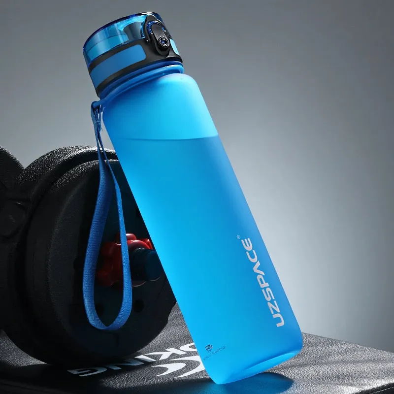 Stay Hydrated On-The-Go with our Hot Sale Sports Water Bottle - Protein Shaker, Leakproof, BPA-Free Plastic Drink Bottle for Outdoor Travel