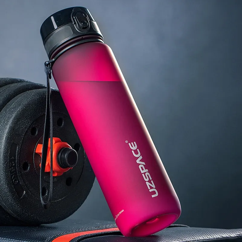 Stay Hydrated On-The-Go with our Hot Sale Sports Water Bottle - Protein Shaker, Leakproof, BPA-Free Plastic Drink Bottle for Outdoor Travel