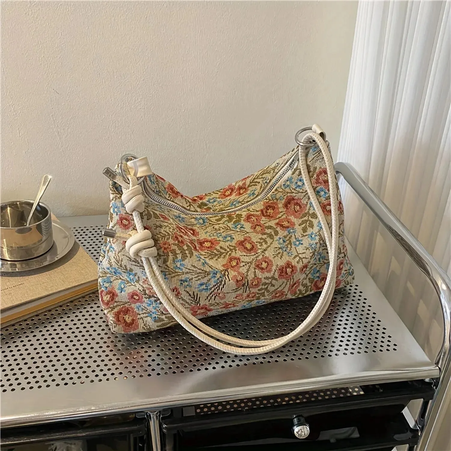 Uniwim Thriving Floral Underarm Bag